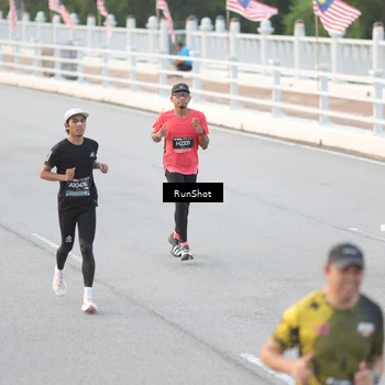 Runner Photo 6818592