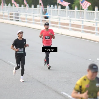 Runner Photo 6818593