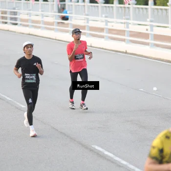 Runner Photo 6818594