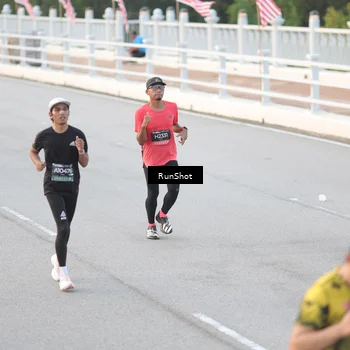 Runner Photo 6818595