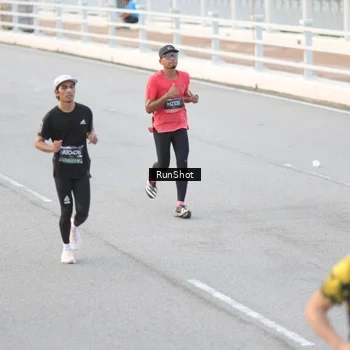 Runner Photo 6818598