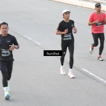 Runner Photo 6818616