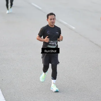 Runner Photo 6818632