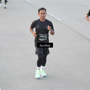 Runner Photo 6818654
