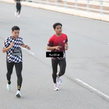 Runner Photo 6818680