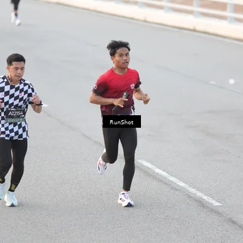 Runner Photo 6818692