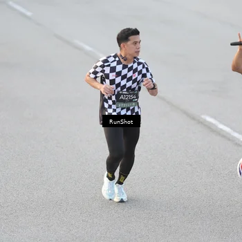 Runner Photo 6818695