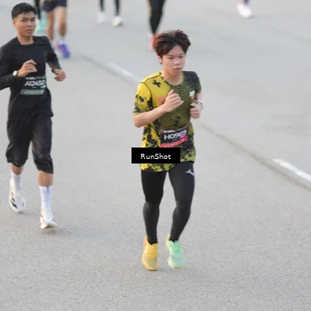 Runner Photo 6818725