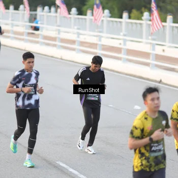 Runner Photo 6818828