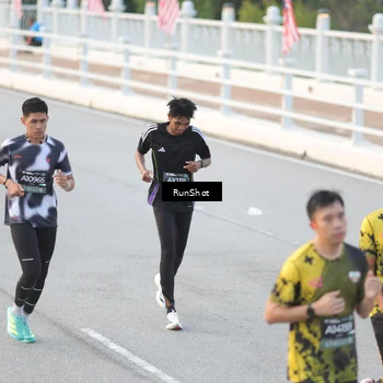 Runner Photo 6818842