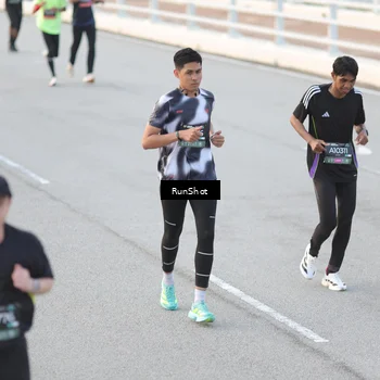 Runner Photo 6818860