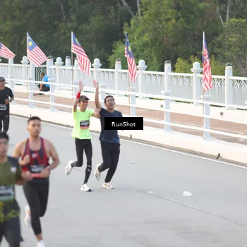 Runner Photo 6818899