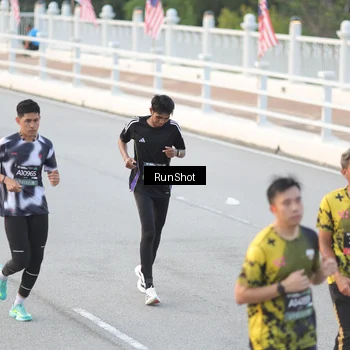 Runner Photo 6818902