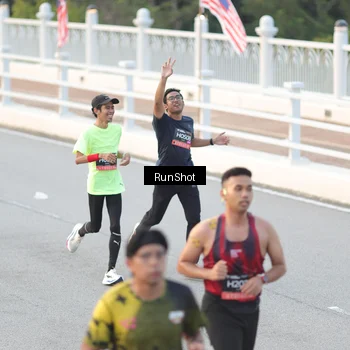 Runner Photo 6818923