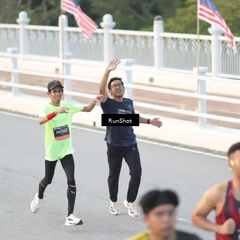 Runner Photo 6818943