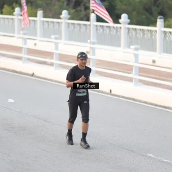 Runner Photo 6819011