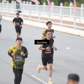 Runner Photo 6819023