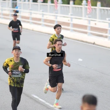 Runner Photo 6819026
