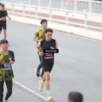 Runner Photo 6819034