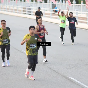 Runner Photo 6819049