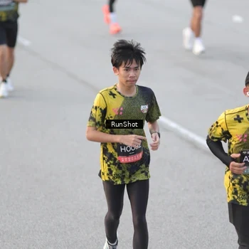 Runner Photo 6819080
