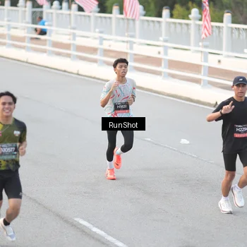 Runner Photo 6819101