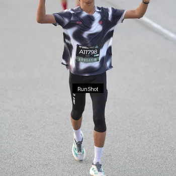 Runner Photo 6819210