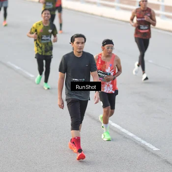 Runner Photo 6819251