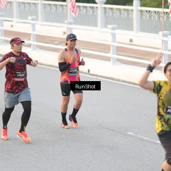 Runner Photo 6819312