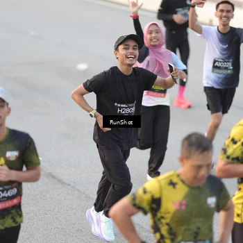 Runner Photo 6819384