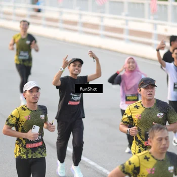 Runner Photo 6819388