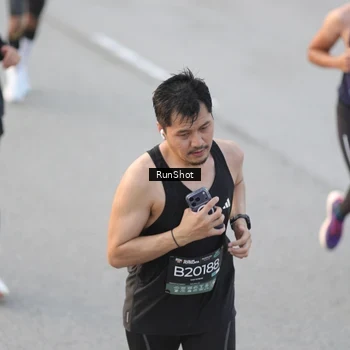 Runner Photo 6819436