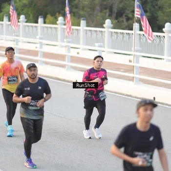 Runner Photo 6819543