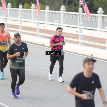 Runner Photo 6819544