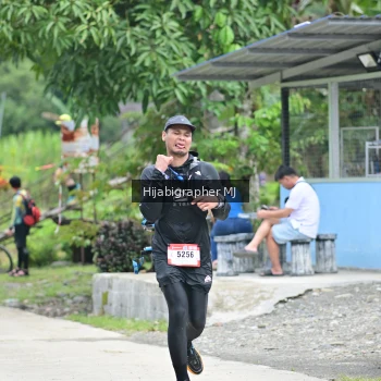 Runner Photo 68200