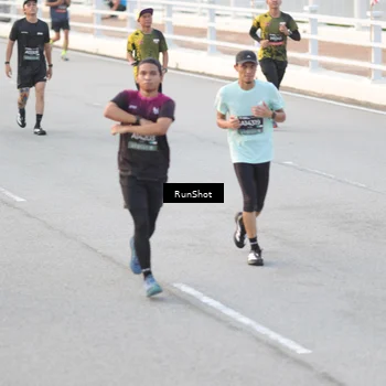 Runner Photo 6820410