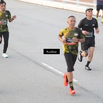 Runner Photo 6821102