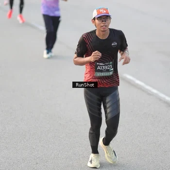 Runner Photo 6821460
