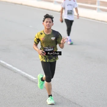 Runner Photo 6822471