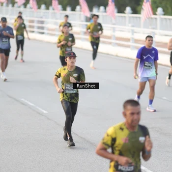 Runner Photo 6823155