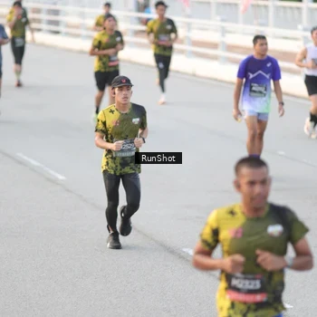 Runner Photo 6823174