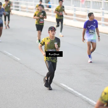 Runner Photo 6823239