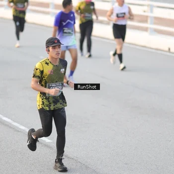Runner Photo 6823375
