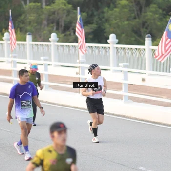 Runner Photo 6823468