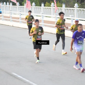 Runner Photo 6823572