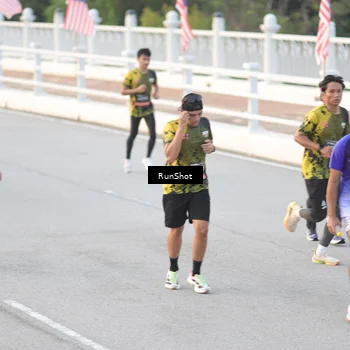 Runner Photo 6823671