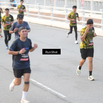 Runner Photo 6823700