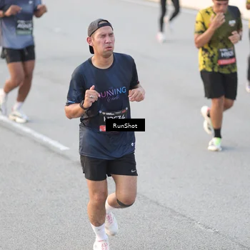 Runner Photo 6823804