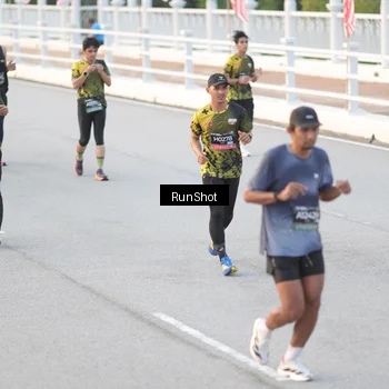 Runner Photo 6823890