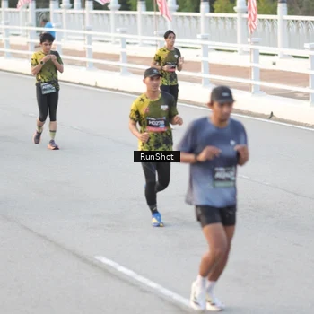 Runner Photo 6823900